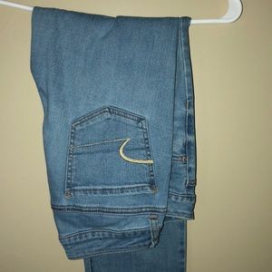Light wash AEO Jeans(JEGGING)